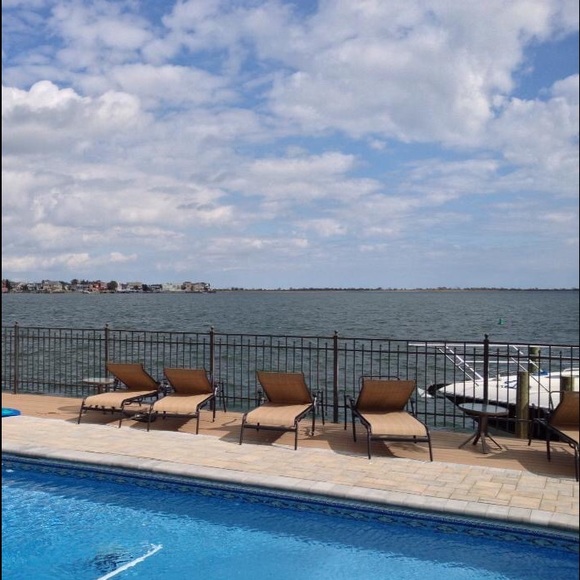 SOLD … Authentic ❤️ NWT Fendi Skims Boyshort in Beige and Black - Picture 3 of 3